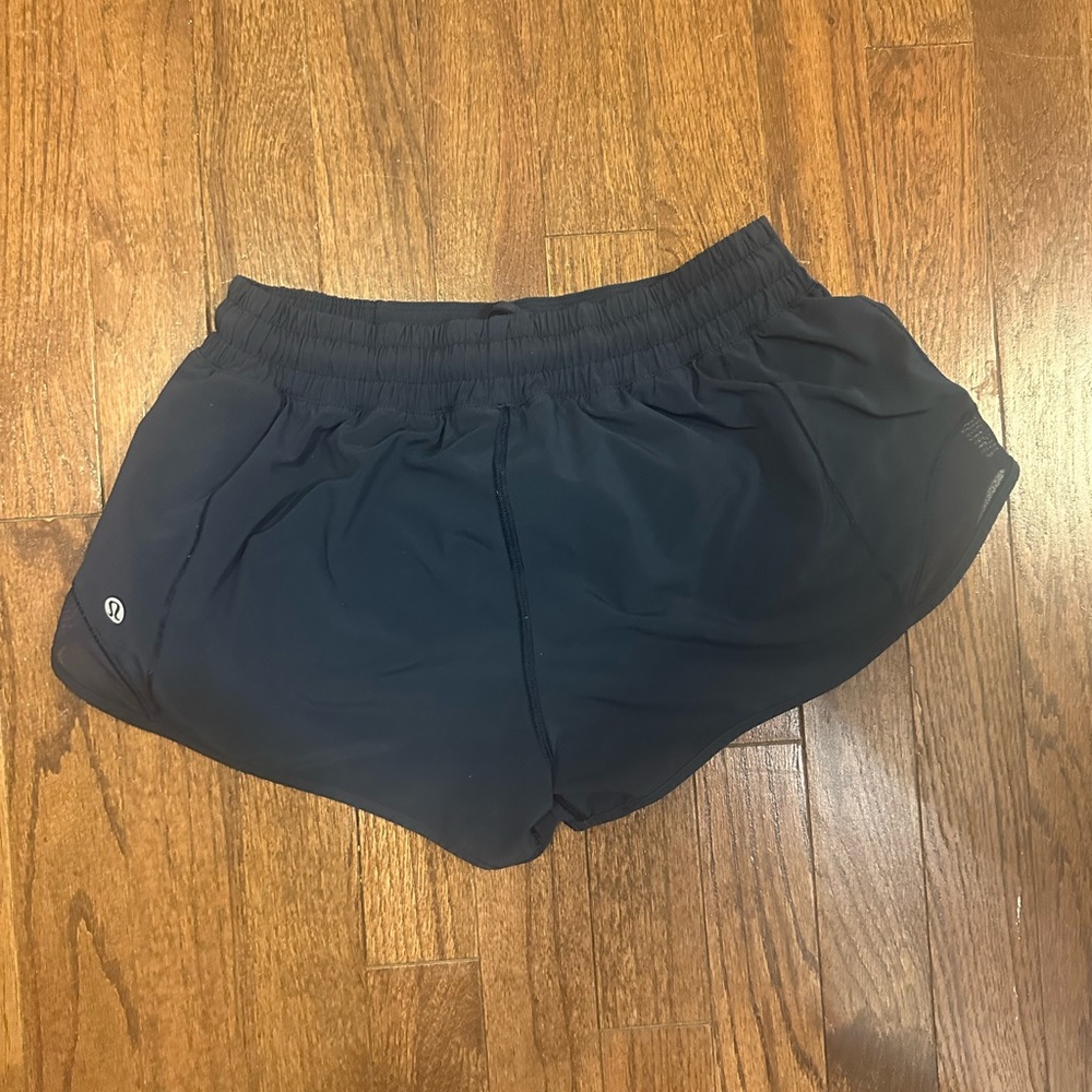 lululemon hotty hot shorts 2.5 navy blue